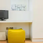Modern 1Br Flat Near Monument Station, London!