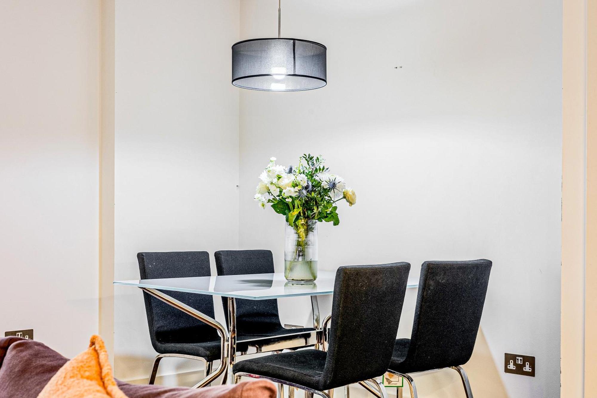 Modern 1br Flat Near Monument Station, London!